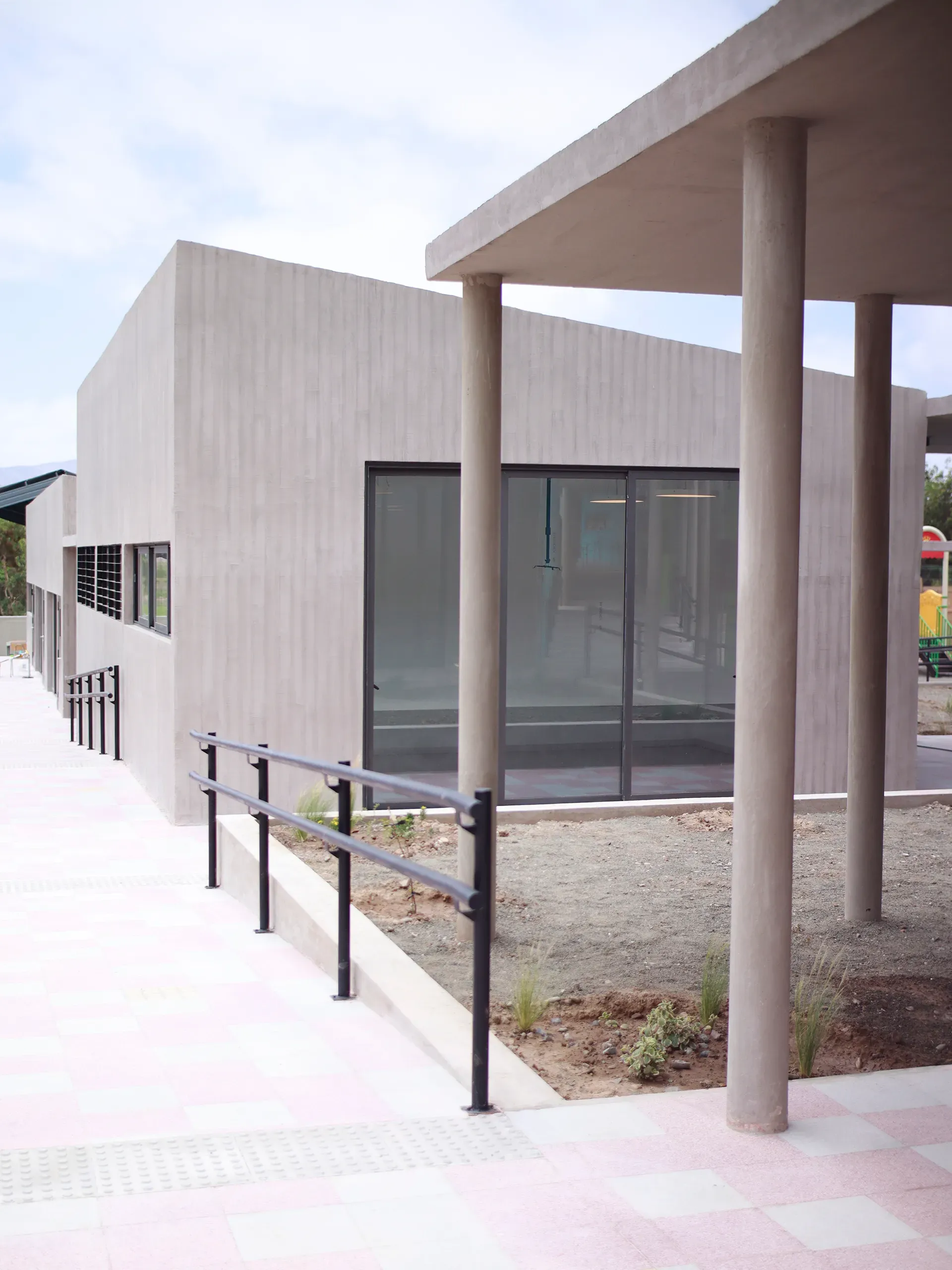 Escuela Rigoberto Pizarro render 4